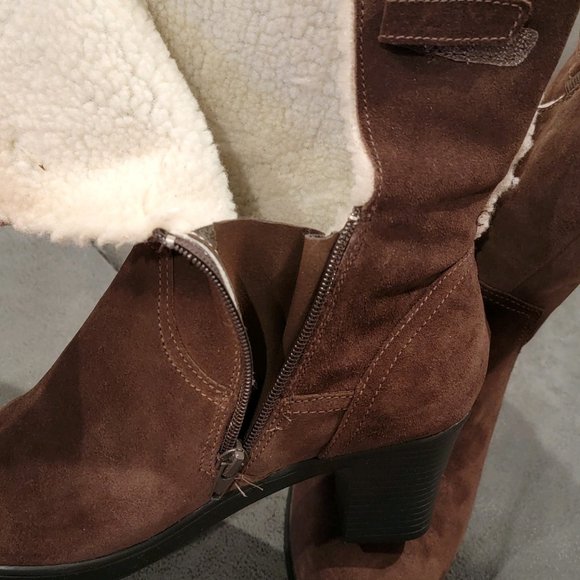 Clarks Bendables Brown Heeled Boots, Size 8W - Picture 8 of 9